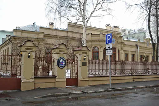 Исландия приостановит работу посольства в Москве с 1 августа