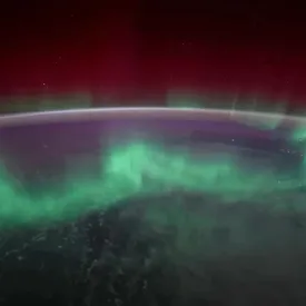 Посмотрите на впечатляющие кадры северного сияния, которые сняла астронавт NASA