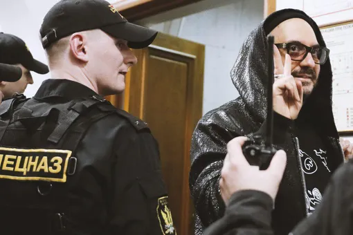 «Я восьмой месяц живу в зазеркалье»: выступление Кирилла Серебренникова в Басманном суде