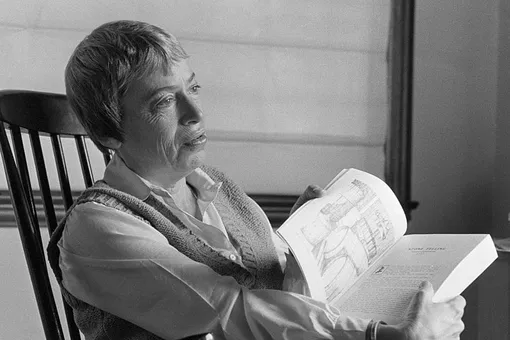 Скончалась американская писательница Урсула Ле Гуин Скончалась американская писательница Урсула Ле Гуин