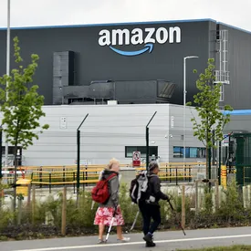 Компания Amazon создала для сотрудников «будки для медитаций» Компания Amazon создала для сотрудников «будки для медитаций»