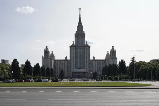 Двум студенткам журфака МГУ угрожают отчислением за сбор подписей в поддержку Азата Мифтахова