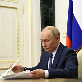 Путин поручил подготовить предложения о начале испытаний ядерного оружия в России