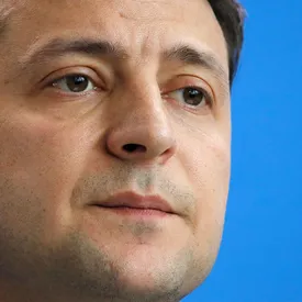 Зеленский запретил вещание 3 украинским каналам. Теперь президенту Украины грозят импичментом Зеленский запретил вещание 3 украинским каналам. Теперь президенту Украины грозят импичментом