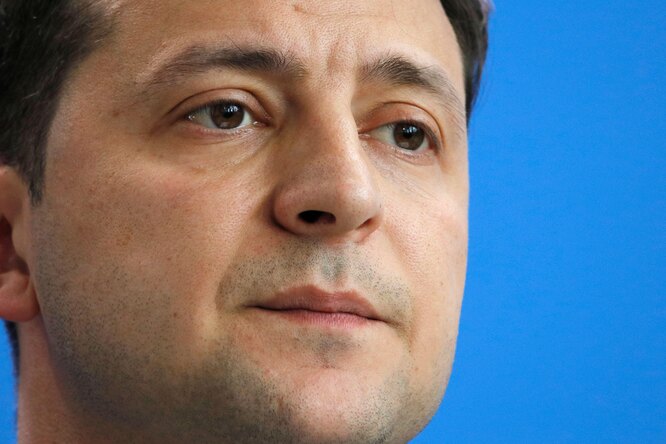 Зеленский запретил вещание 3 украинским каналам. Теперь президенту Украины грозят импичментом Зеленский запретил вещание 3 украинским каналам. Теперь президенту Украины грозят импичментом