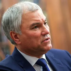 Российские депутаты прорабатывают меры в отношении граждан, которые уехали «и негативно высказываются о России». Их могут лишить доходов от имущества