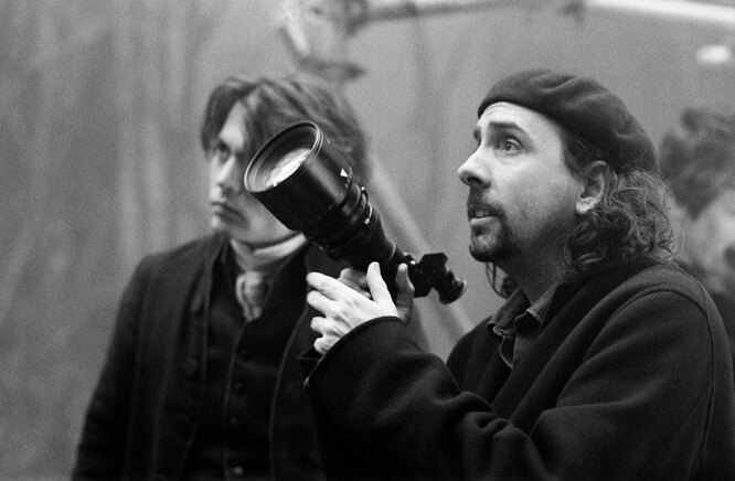Тим Бертон и Джонни Депп во время работы над фильмом «Сонная лощина», 1998