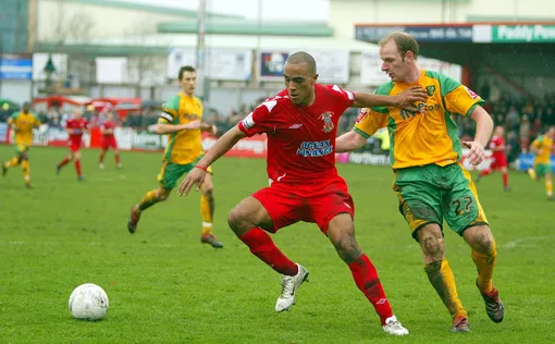 Тайво Атьено (в центре), Кубок Англии по футболу 2006/2007 Тайво Атьено (в центре), Кубок Англии по футболу 2006/2007