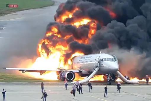 СК опубликовал полное видео катастрофы SSJ-100 в Шереметьево