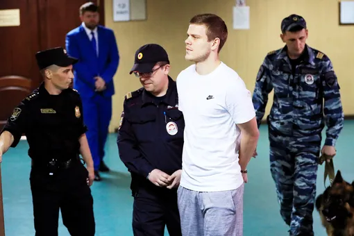 Футболисты Кокорин и Мамаев получили реальные сроки в колонии