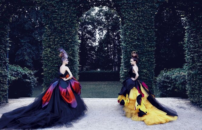 Кадр из кампании Christian Dior Haute Couture осень-зима 2010 авторства Демаршелье