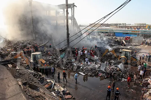 Число погибших при взрыве на ереванском рынке выросло до 16