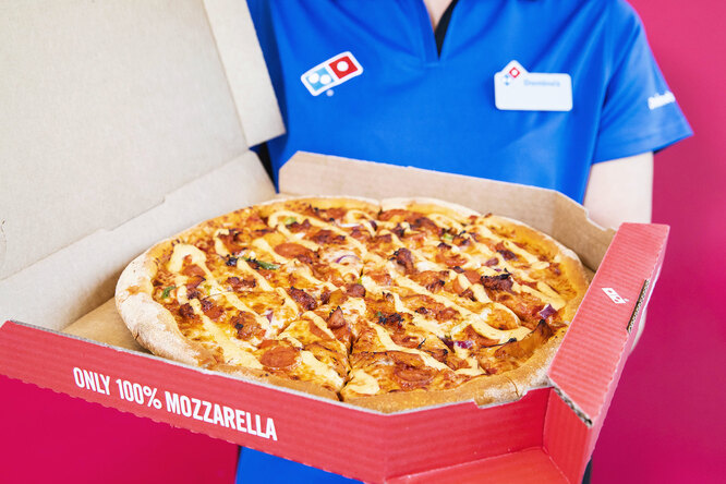 Победители акции Domino's Pizza на бесплатную пиццу за татуировку обязаны платить налоги в течение 100 лет Победители акции Domino's Pizza на бесплатную пиццу за татуировку обязаны платить налоги в течение 100 лет