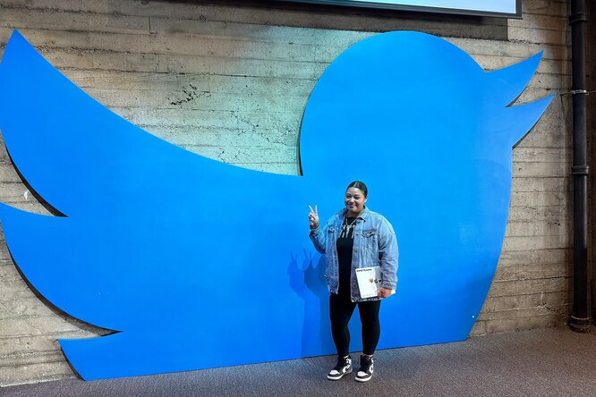 Сотрудники Twitter, решившие уволиться из-за ультиматума Илона Маска, делятся в соцсети прощальными постами Сотрудники Twitter, решившие уволиться из-за ультиматума Илона Маска, делятся в соцсети прощальными постами
