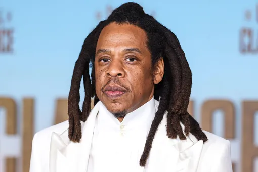 Jay-Z подал в суд на женщину, ранее обвинившую его в изнасиловании Jay-Z подал в суд на женщину, ранее обвинившую его в изнасиловании