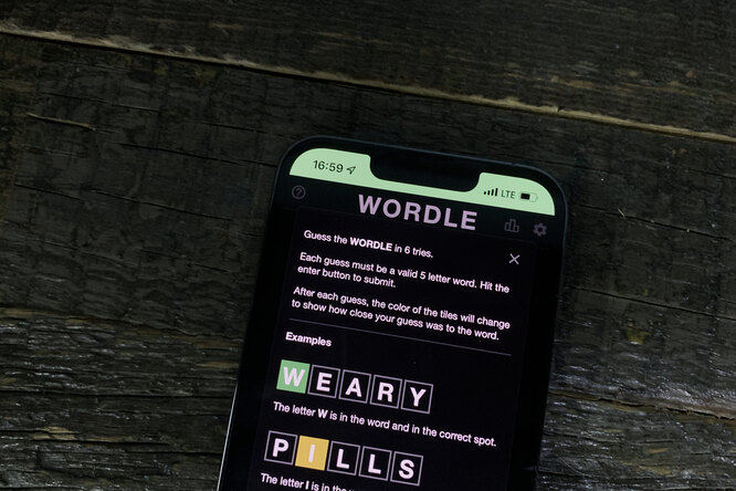 В интернете все без ума от игры Wordle. Откуда она взялась и как в нее играть В интернете все без ума от игры Wordle. Откуда она взялась и как в нее играть