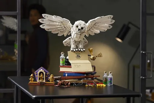 LEGO выпустила набор в честь 20-летия первого фильма «Гарри Поттер». В него входят огромная сова и письмо из Хогвартса LEGO выпустила набор в честь 20-летия первого фильма «Гарри Поттер». В него входят огромная сова и письмо из Хогвартса