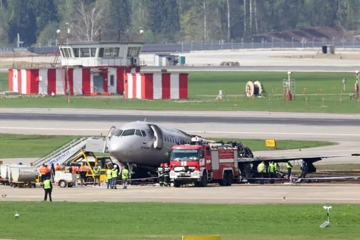 МВД уволило сотрудника, который снял видео крушения Superjet в Шереметьево и разослал его друзьям