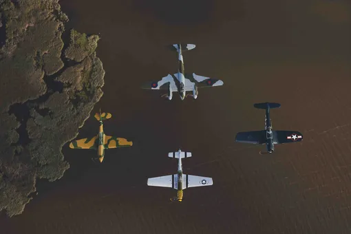 Покорители небес: Breitling представили коллекцию часов для пилотов Super AVI