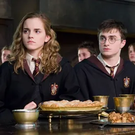 Дэниелу Рэдклиффу предлагали сыграть Льва-каратиста в ремейке «Волшебника страны Оз». Эмма Уотсон должна была исполнить роль Дороти Дэниелу Рэдклиффу предлагали сыграть Льва-каратиста в ремейке «Волшебника страны Оз». Эмма Уотсон должна была исполнить роль Дороти