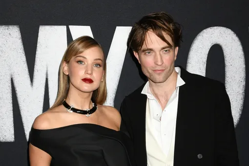 Дженнифер Лоуренс рассказала, почему им с Робертом Паттинсоном не нужен был координатор интимных сцен Дженнифер Лоуренс рассказала, почему им с Робертом Паттинсоном не нужен был координатор интимных сцен