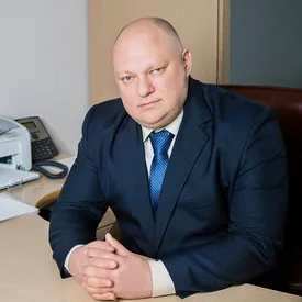 Депутат из Ярославля растоптал свой iPad в ответ на санкции США Депутат из Ярославля растоптал свой iPad в ответ на санкции США