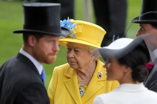 Принц Гарри и Меган Маркл заявили, что королева не имеет права лишить их бренда Sussex Royal