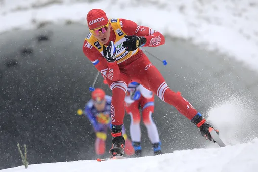 Лыжник Александр Большунов принес России первую золотую медаль на Олимпийских играх в Пекине