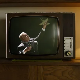 Солист Rammstein Тилль Линдеманн спел на русском советскую песню «Любимый город» Солист Rammstein Тилль Линдеманн спел на русском советскую песню «Любимый город»