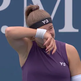 Теннисистка Каролина Мухова расплакалась во время матча US Open из-за бывшего