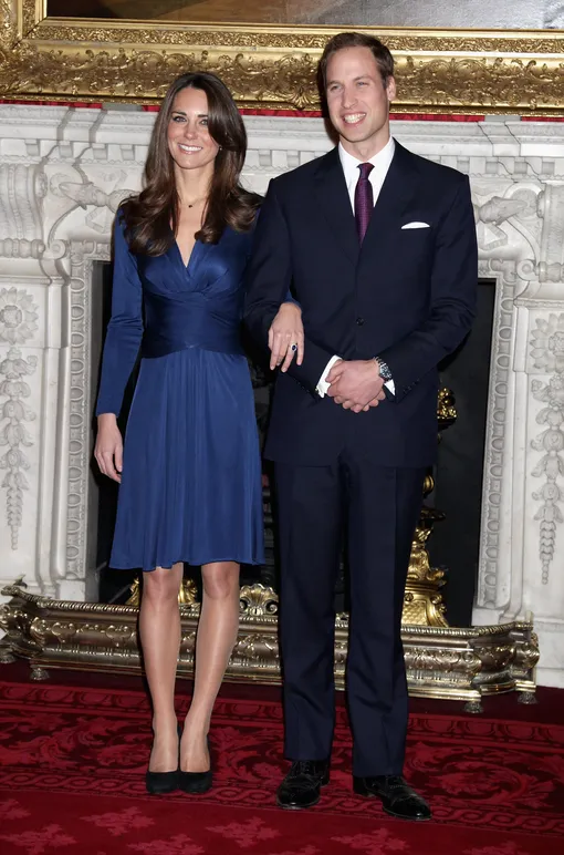 Кейт Миддлтон и принц Уильям после объявления о помолвке, 2010