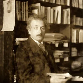 Россияне стали в 3 раза чаще гуглить Альберта Эйнштейна, путая физика с Джеффри Эпштейном