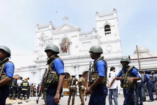 Число погибших при терактах на Шри-Ланке превысило 320 человек