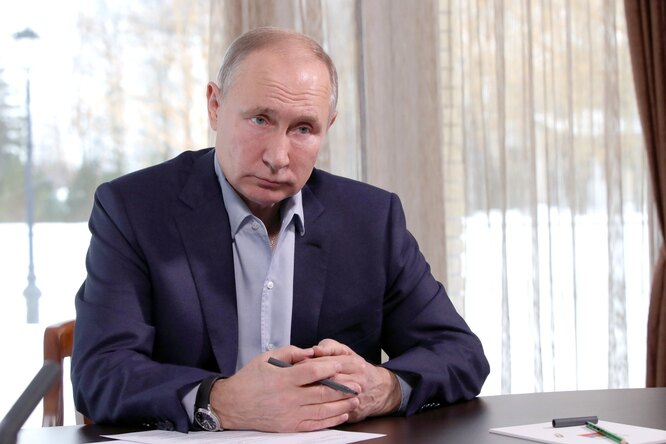 «Скучно, девочки»: Путин впервые прокомментировал фильм Навального про дворец под Геленджиком