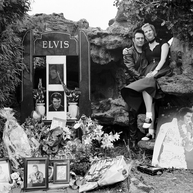 Таня и Тони, двадцать пятая годовщина смерти Элвиса, 2002 год.