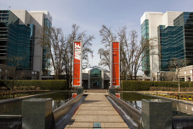 Nike предоставила всем сотрудникам главного офиса недельный оплачиваемый отпуск из-за риска выгорания Nike предоставила всем сотрудникам главного офиса недельный оплачиваемый отпуск из-за риска выгорания