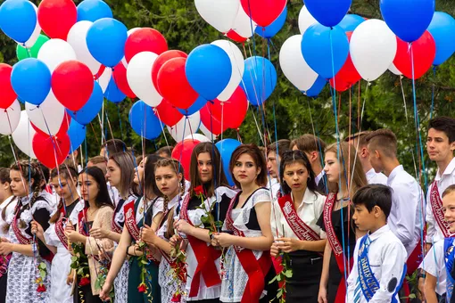 Школьные фото вызывают ностальгию у каждого третьего россиянина Школьные фото вызывают ностальгию у каждого третьего россиянина