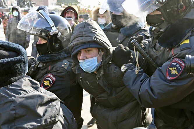 Акции в поддержку Навального 31 января: на митингах задержали более 4,8 тысячи человек. Полиция применила электрошокеры