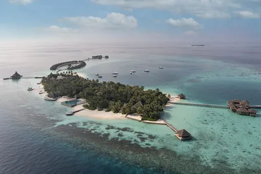 Сбежать от осени на Мальдивы: курорт Huvafen Fushi поможет продлить лето на берегу океана