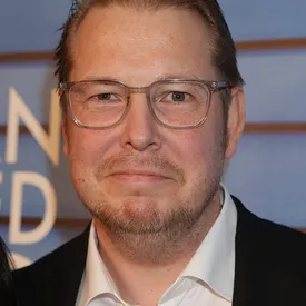 В России приостановили продажу трех романов Фредрика Бакмана