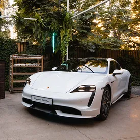 Porsche представил электромобиль Taycan Turbo на Летнем лагере Правила жизни Porsche представил электромобиль Taycan Turbo на Летнем лагере Правила жизни