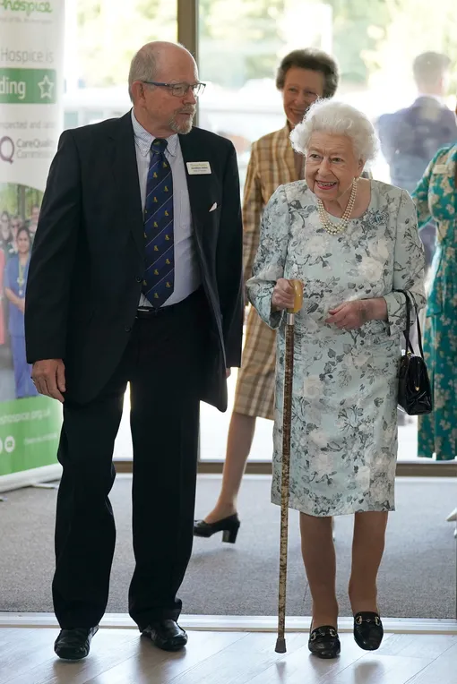 Королева Елизавета II во время официального открытия нового здания хосписа Темзы, 15 июля 2022