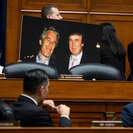 Трамп «знал» о жертвах Эпштейна. Финансист утверждал это в письмах, опубликованных демократами