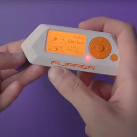 Российские разработчики собрали на Kickstarter около $1 миллиона на выпуск «тамагочи для хакеров» Российские разработчики собрали на Kickstarter около $1 миллиона на выпуск «тамагочи для хакеров»