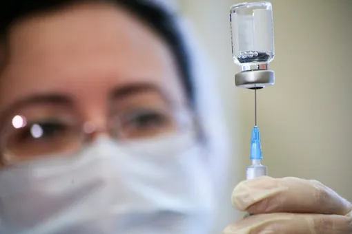 В Москве объявили обязательную вакцинацию 60% работников сферы услуг, торговли, транспорта и образования