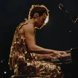 Гарри Стайлз опубликовал клип Forever, Forever с архивными кадрами с тура Love on Tour