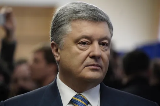 Порошенко прибыл на дебаты с Зеленским на стадионе «Олимпийский» в Киеве. Тот не приехал