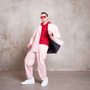 Как носить розовый мужской костюм — показываем вместе с основателем бренда Fakoshima Константином Шиляевым