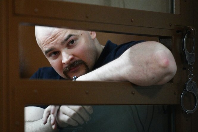 СК завершил расследование дела Тесака и его соратников, обвиняемых в убийстве нескольких человек на почве расовой ненависти СК завершил расследование дела Тесака и его соратников, обвиняемых в убийстве нескольких человек на почве расовой ненависти