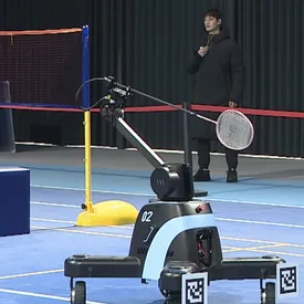 Китайский робот установил мировой рекорд в бадминтоне, отбив 1452 удара подряд